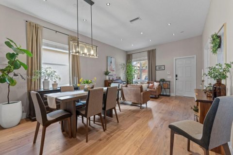 House in Weston, Florida 4 bedrooms, 196.49 sq.m. № 2041750 - photo 3