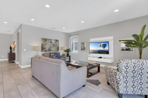 Casa en venta en Kissimmee, Florida, 6 dormitorios, 262.17 m2 № 1917056 - foto 7