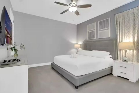 Casa en venta en Kissimmee, Florida, 6 dormitorios, 262.17 m2 № 1917056 - foto 30
