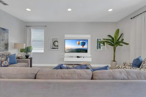 Casa en venta en Kissimmee, Florida, 6 dormitorios, 262.17 m2 № 1917056 - foto 6