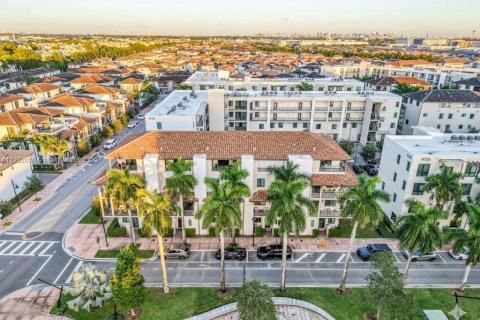 Adosado en venta en Doral, Florida, 3 dormitorios, 273.69 m2 № 1953059 - foto 1