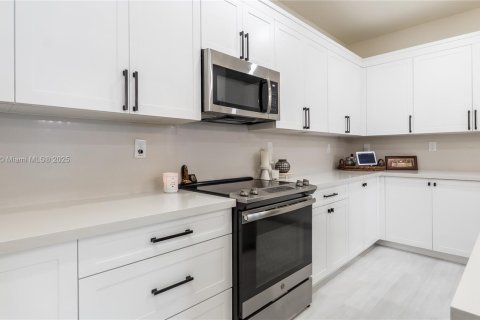 Adosado en venta en Doral, Florida, 3 dormitorios, 273.69 m2 № 1953059 - foto 20