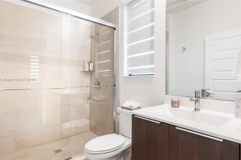 Adosado en venta en Doral, Florida, 3 dormitorios, 273.69 m2 № 1953059 - foto 27