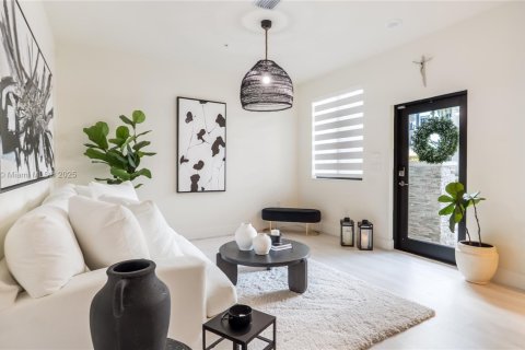 Adosado en venta en Doral, Florida, 3 dormitorios, 273.69 m2 № 1953059 - foto 5