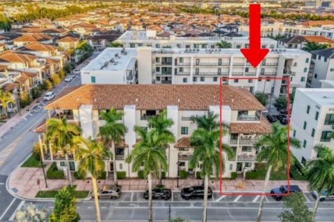 Adosado en venta en Doral, Florida, 3 dormitorios, 273.69 m2 № 1953059 - foto 2