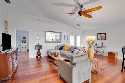 Villa ou maison à vendre à Saint Petersburg, Floride: 3 chambres, 132.2 m2 № 1905029 - photo 4