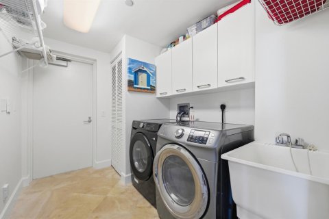 Copropriété à vendre à Fort Lauderdale, Floride: 3 chambres, 244.33 m2 № 2260117 - photo 29