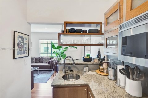 Copropriété à vendre à Miami Beach, Floride: 1 chambre, 49.8 m2 № 1874810 - photo 6
