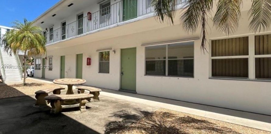 Condo à Hollywood, Floride, 1 chambre  № 2040314