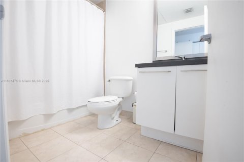 Condo in Miami, Florida, 2 bedrooms  № 1834418 - photo 23