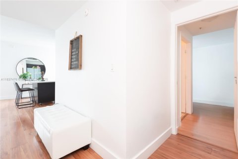 Condo in Miami, Florida, 2 bedrooms  № 1834418 - photo 25
