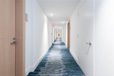 Condo in Miami, Florida, 2 bedrooms  № 1834418 - photo 8
