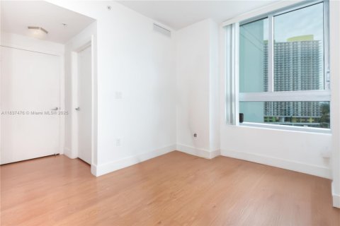 Condo in Miami, Florida, 2 bedrooms  № 1834418 - photo 21