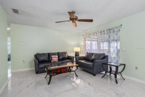 Casa en venta en Ocala, Florida, 2 dormitorios, 91.23 m2 № 1824867 - foto 2