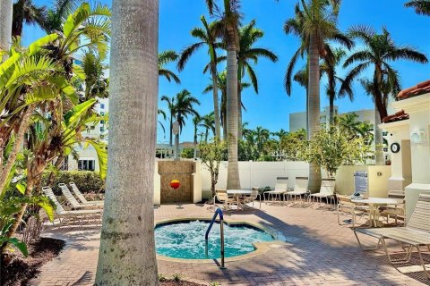 Condominio en venta en Saint Petersburg, Florida, 3 dormitorios, 127.74 m2 № 1778123 - foto 3