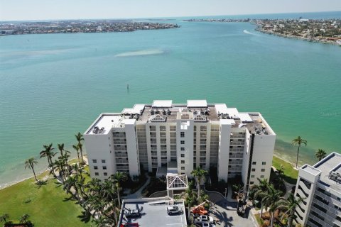 Condominio en venta en Saint Petersburg, Florida, 3 dormitorios, 127.74 m2 № 1778123 - foto 1