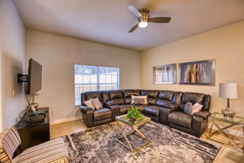 Touwnhouse à vendre à Kissimmee, Floride: 4 chambres, 176.7 m2 № 2342511 - photo 7