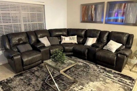 Touwnhouse à vendre à Kissimmee, Floride: 4 chambres, 176.7 m2 № 2342511 - photo 8