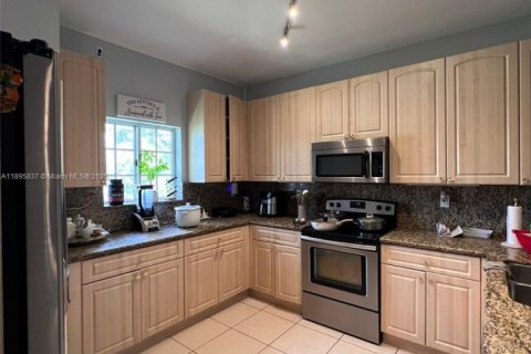 Снять в аренду кондоминиум в Хомстед, Флорида 3 спальни, 128.21м2, № 1950248 - фото 3