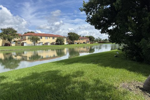 Снять в аренду кондоминиум в Хомстед, Флорида 3 спальни, 128.21м2, № 1950248 - фото 19