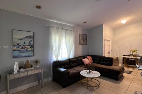 Снять в аренду кондоминиум в Хомстед, Флорида 3 спальни, 128.21м2, № 1950248 - фото 6