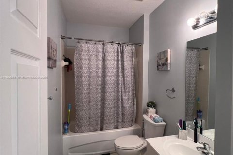 Снять в аренду кондоминиум в Хомстед, Флорида 3 спальни, 128.21м2, № 1950248 - фото 13