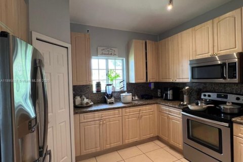 Снять в аренду кондоминиум в Хомстед, Флорида 3 спальни, 128.21м2, № 1950248 - фото 4