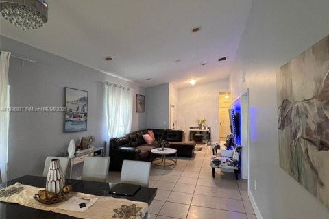 Снять в аренду кондоминиум в Хомстед, Флорида 3 спальни, 128.21м2, № 1950248 - фото 7