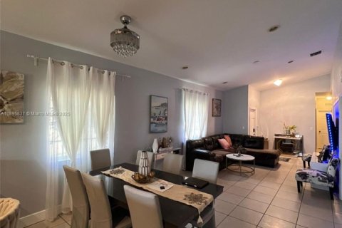 Снять в аренду кондоминиум в Хомстед, Флорида 3 спальни, 128.21м2, № 1950248 - фото 5