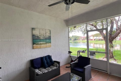 Снять в аренду кондоминиум в Хомстед, Флорида 3 спальни, 128.21м2, № 1950248 - фото 9