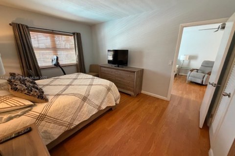 Condominio en alquiler en Hallandale Beach, Florida, 2 dormitorios, 98.48 m2 № 1974813 - foto 10