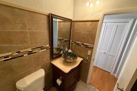 Condominio en alquiler en Hallandale Beach, Florida, 2 dormitorios, 98.48 m2 № 1974813 - foto 21