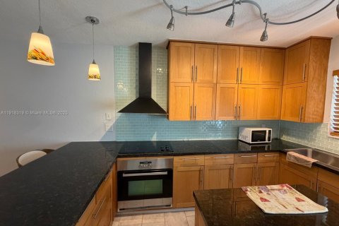 Condominio en alquiler en Hallandale Beach, Florida, 2 dormitorios, 98.48 m2 № 1974813 - foto 6