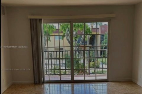 Купить кондоминиум в Лодерхилл, Флорида 2 спальни, 99.41м2, № 2013066 - фото 10