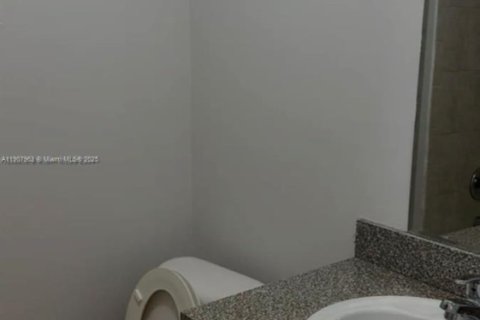 Купить кондоминиум в Лодерхилл, Флорида 2 спальни, 99.41м2, № 2013066 - фото 13