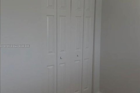 Купить кондоминиум в Лодерхилл, Флорида 2 спальни, 99.41м2, № 2013066 - фото 16