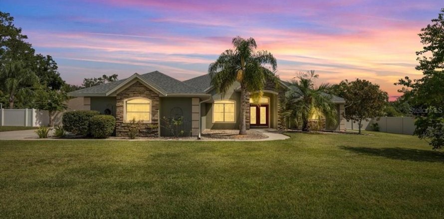 House in Ocala, Florida 3 bedrooms, 249.72 sq.m. № 1888491