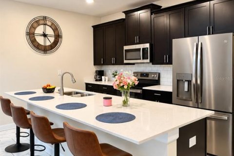 Touwnhouse à vendre à Davenport, Floride: 4 chambres, 176.7 m2 № 2408164 - photo 5