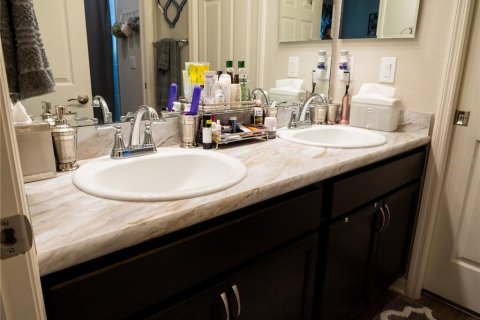 House in Lakeland, Florida 4 bedrooms, 188.5 sq.m. № 1548411 - photo 9