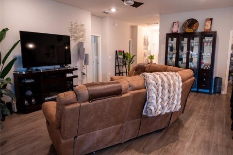 House in Lakeland, Florida 4 bedrooms, 188.5 sq.m. № 1548411 - photo 4