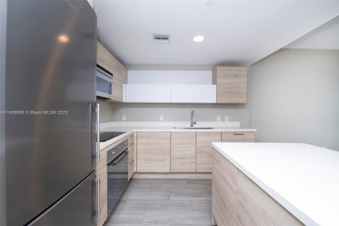 Condominio en alquiler en North Miami Beach, Florida, 2 dormitorios, 102.84 m2 № 2013602 - foto 13