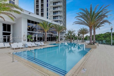 Condominio en alquiler en North Miami Beach, Florida, 2 dormitorios, 102.84 m2 № 2013602 - foto 24