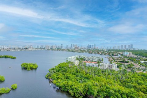 Condominio en alquiler en North Miami Beach, Florida, 2 dormitorios, 102.84 m2 № 2013602 - foto 8