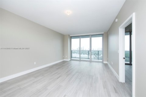 Condominio en alquiler en North Miami Beach, Florida, 2 dormitorios, 102.84 m2 № 2013602 - foto 5