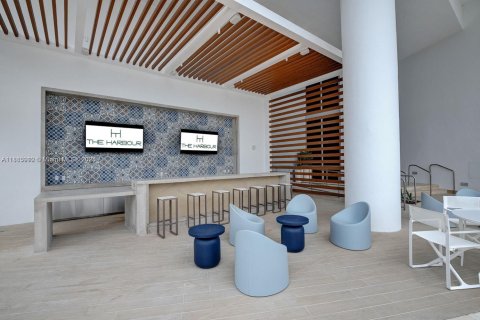 Condominio en alquiler en North Miami Beach, Florida, 2 dormitorios, 102.84 m2 № 2013602 - foto 28