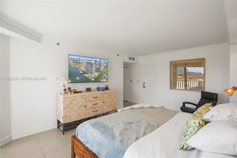 Condo in Aventura, Florida, 3 bedrooms  № 2037728 - photo 11