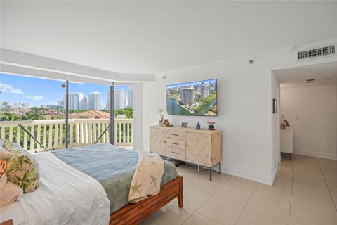 Condo in Aventura, Florida, 3 bedrooms  № 2037728 - photo 12