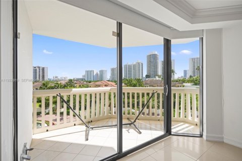 Condo in Aventura, Florida, 3 bedrooms  № 2037728 - photo 13