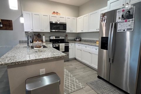 Townhouse in Homestead, Florida 3 bedrooms, 156.63 sq.m. № 1980351 - photo 3