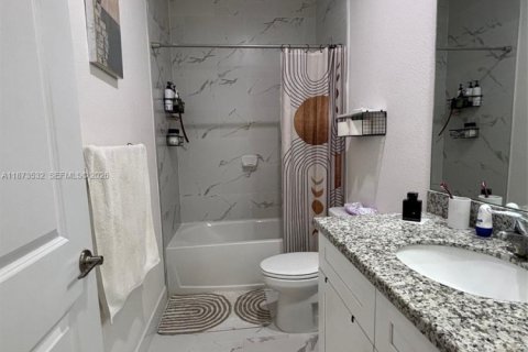 Townhouse in Homestead, Florida 3 bedrooms, 156.63 sq.m. № 1980351 - photo 8